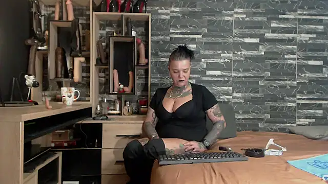 Mistress Miry online show from 12, 1, 2025