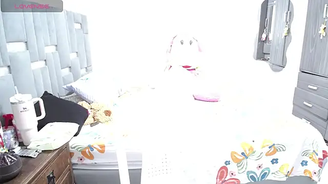 thickebonymilfF online show from 5, 5, 2026