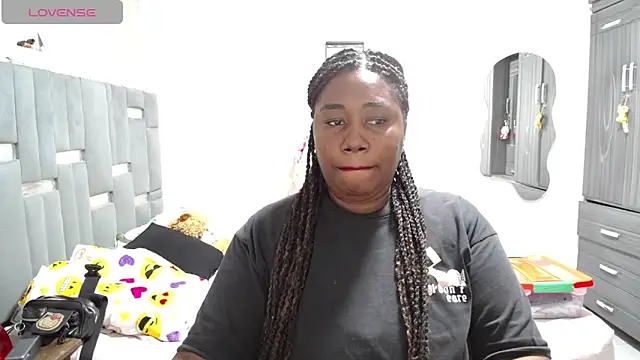 thickebonymilfF online show from 19, 4, 2026