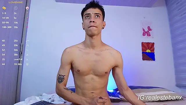 Snapshot of Esteban_Knight chatting on 12, 11, 2025 Esteban Knight online show from 12, 11, 2025