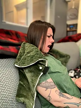 LadyLena1 online show from 17, 12, 2025