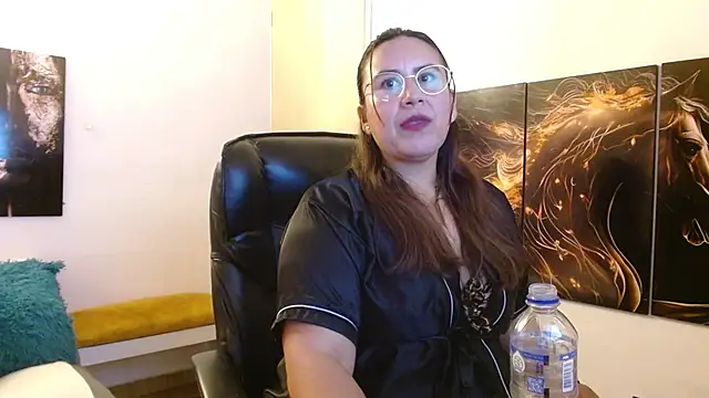 amalia brunette online show from 11, 3, 2026