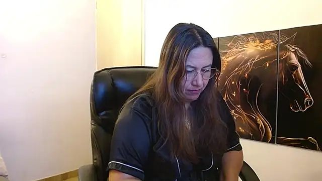 amalia brunette online show from 5, 4, 2026