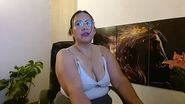 amalia brunette online show from 4, 5, 2026