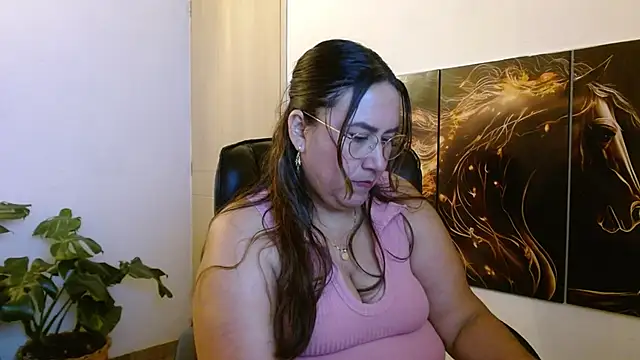 amalia brunette online show from 11, 6, 2026