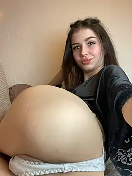 SofiaLaLight online show from 2, 2, 2025