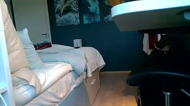 dutch-horny-daddy online show from 3, 2, 2026