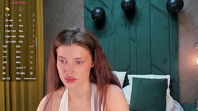 Skinny Alice online show from 17, 11, 2025