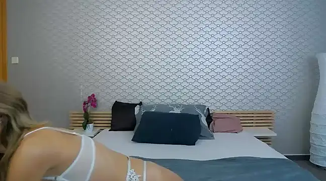 RebekaRalf online show from 5, 3, 2025