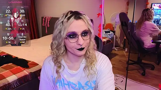 Lori Myaf online show from 6, 11, 2025