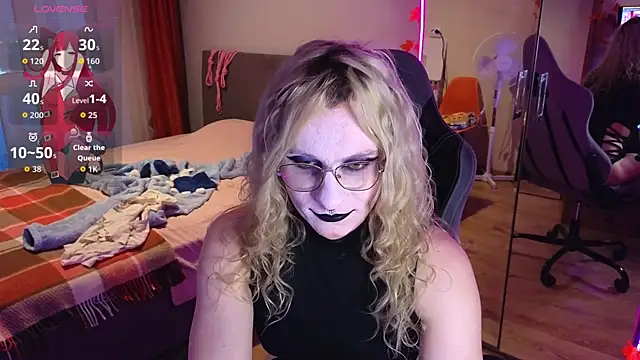 Lori Myaf online show from 15, 10, 2025