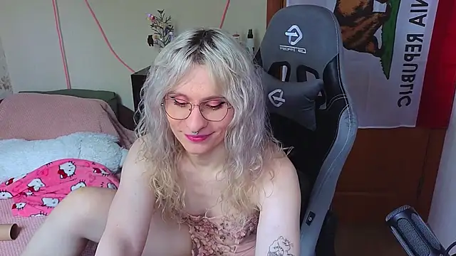 Lori Myaf online show from 18, 5, 2026