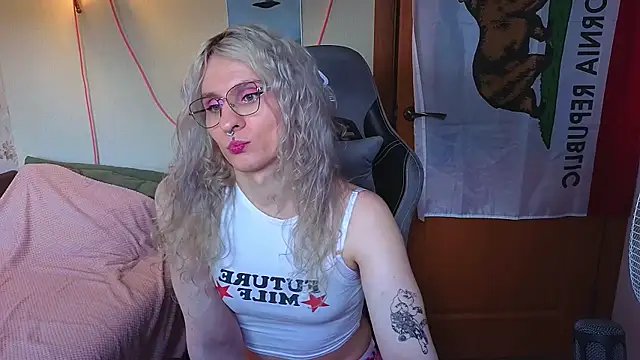 Lori Myaf online show from 22, 5, 2026