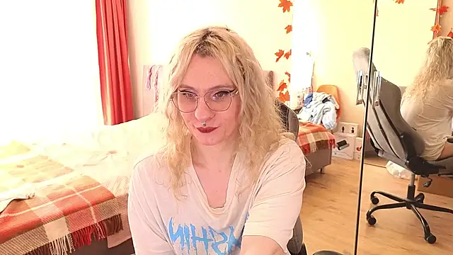 Lori Myaf online show from 2, 10, 2025