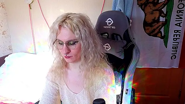 Lori Myaf online show from 28, 3, 2026