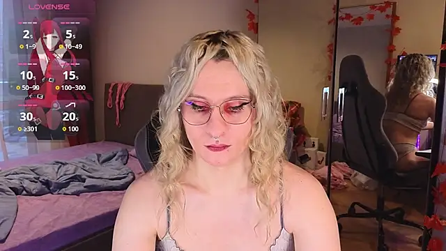 Lori Myaf online show from 27, 9, 2025