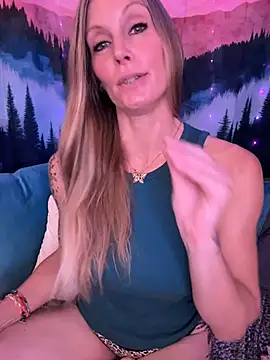 ItsDanniG online show from 15, 11, 2025