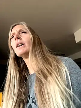 ItsDanniG online show from 14, 10, 2025