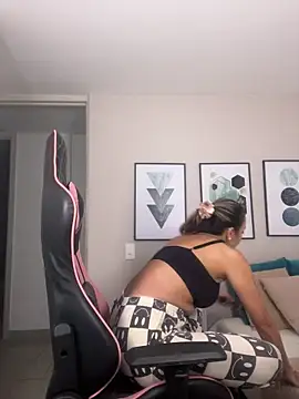 DianaHopson online show from 8, 11, 2025