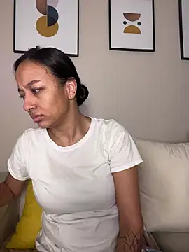 Snapshot of DianaHopson chatting on 22, 2, 2026 DianaHopson online show from 22, 2, 2026