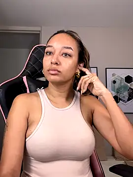 DianaHopson online show from 23, 9, 2025