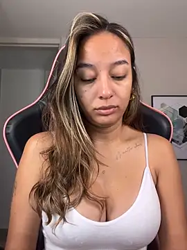 DianaHopson online show from 28, 9, 2025