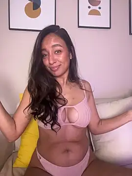 Snapshot of DianaHopson chatting on 21, 2, 2026 DianaHopson online show from 21, 2, 2026