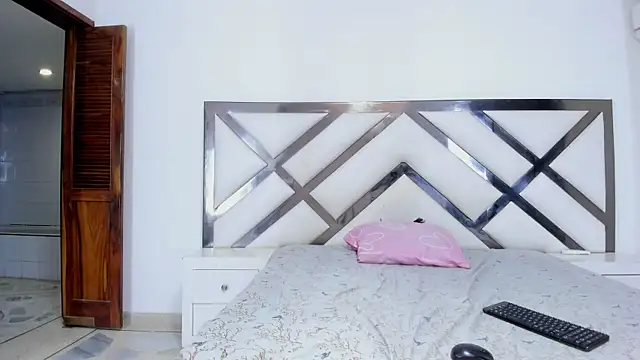 Shanelle   online show from 18, 11, 2025