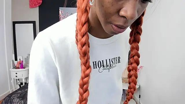 Shanelle   online show from 30, 9, 2025