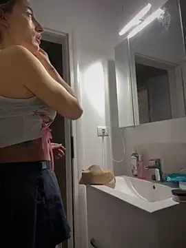 Ella Charm online show from 14, 10, 2025