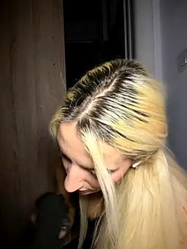 Ella Charm online show from 4, 10, 2025