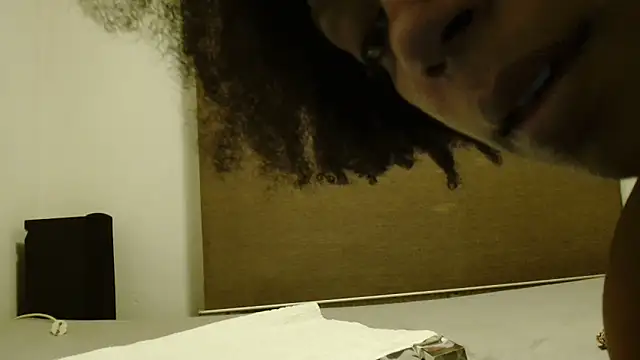 Snapshot of ROXYNL chatting on 13, 1, 2025 ROXYNL online show from 13, 1, 2025