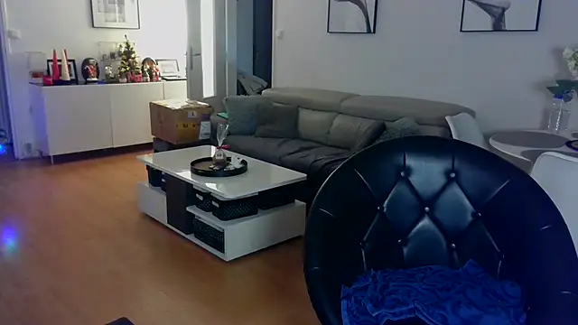 Snapshot of sarametisse26 chatting on 5, 12, 2025 sarametisse26 online show from 5, 12, 2025