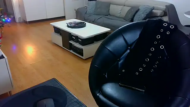 Snapshot of sarametisse26 chatting on 15, 12, 2025 sarametisse26 online show from 15, 12, 2025