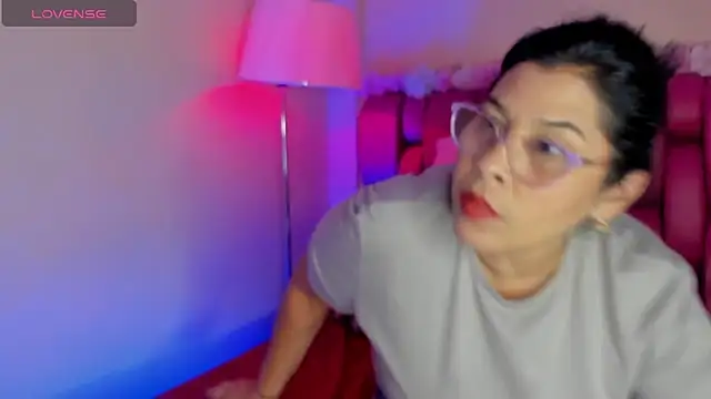 Snapshot of desire_matture chatting on 18, 2, 2025 desire matture online show from 18, 2, 2025