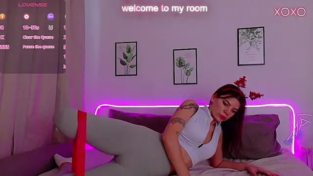 MeganGaleHorny online show from 27, 12, 2024