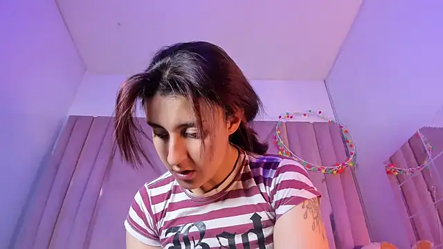 AngelaLinaresx69 online show from 30, 4, 2026