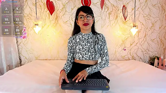 BRITANY WELLS  online show from 18, 5, 2026