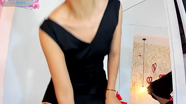 BRITANY WELLS  online show from 5, 3, 2026