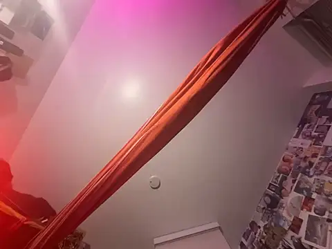 DownstairsSky online show from 7, 2, 2026