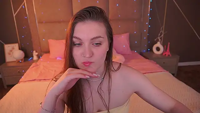 EmmyCharmm online show from 4, 2, 2026