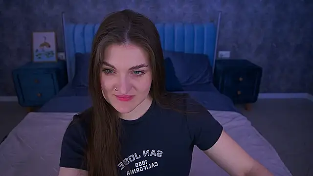 EmmyCharmm online show from 6, 4, 2026