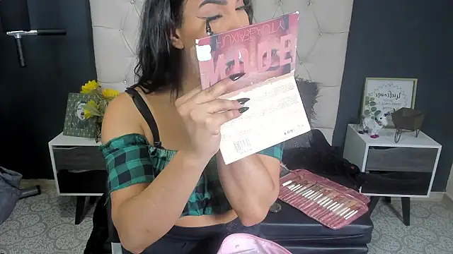 Snapshot of Andrys_ chatting on 19, 2, 2025 Andrys online show from 19, 2, 2025