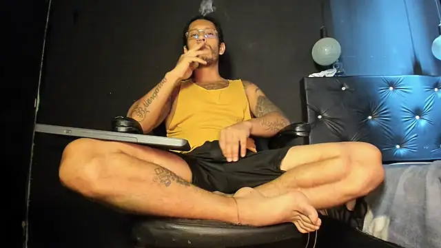 FuckHardlove online show from 4, 6, 2026