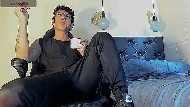 FuckHardlove online show from 2, 3, 2025