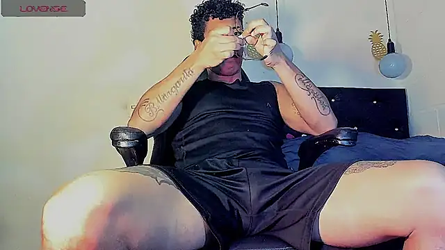 FuckHardlove online show from 8, 3, 2025