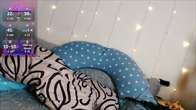 tia meow online show from 15, 4, 2026