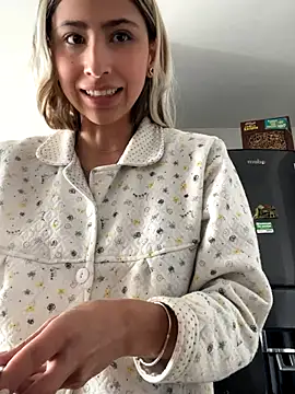 Snapshot of Ameellie chatting on 14, 9, 2025 Ameellie online show from 14, 9, 2025