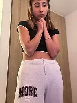 Snapshot of Ameellie chatting on 12, 3, 2025 Ameellie online show from 12, 3, 2025