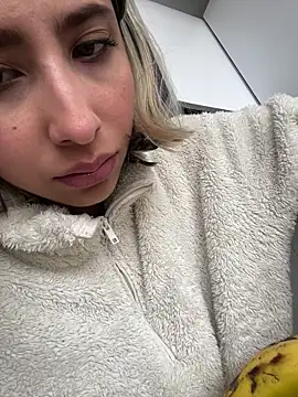 Snapshot of Ameellie chatting on 21, 11, 2025 Ameellie online show from 21, 11, 2025